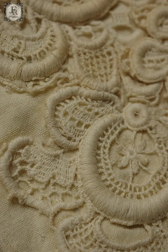 アンティークレース　dentelle ancienne 襟2つ .FR a l'epoque