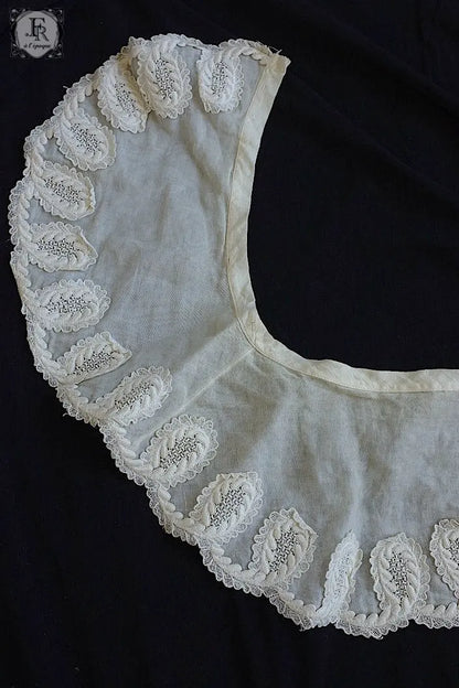 アンティークレース　dentelle ancienne 襟2つ .FR a l'epoque