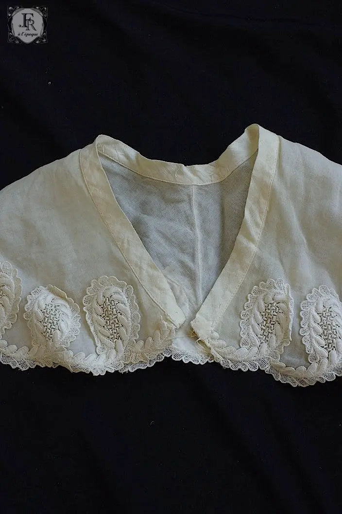 アンティークレース　dentelle ancienne 襟2つ .FR a l'epoque