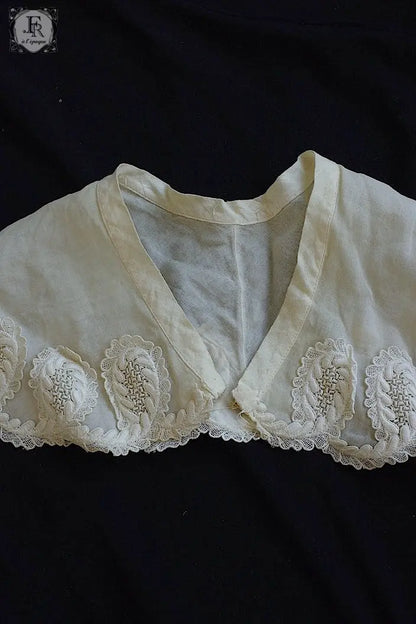 アンティークレース　dentelle ancienne 襟2つ .FR a l'epoque