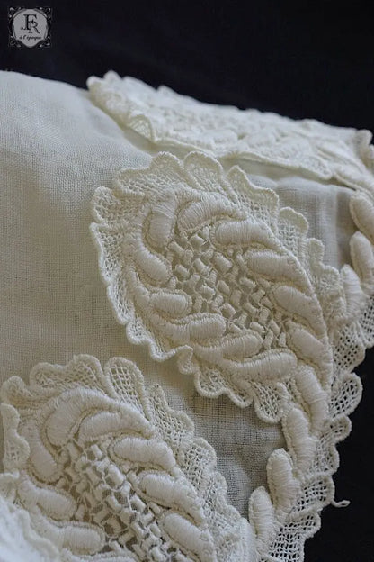 アンティークレース　dentelle ancienne 襟2つ .FR a l'epoque