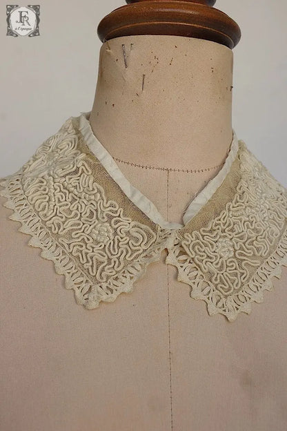 アンティークレース　dentelle ancienne 襟2つ .FR a l'epoque