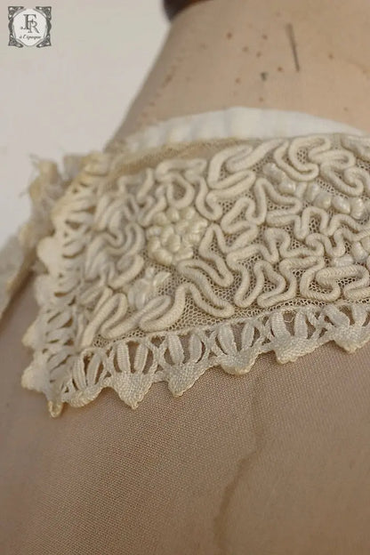 アンティークレース　dentelle ancienne 襟2つ .FR a l'epoque
