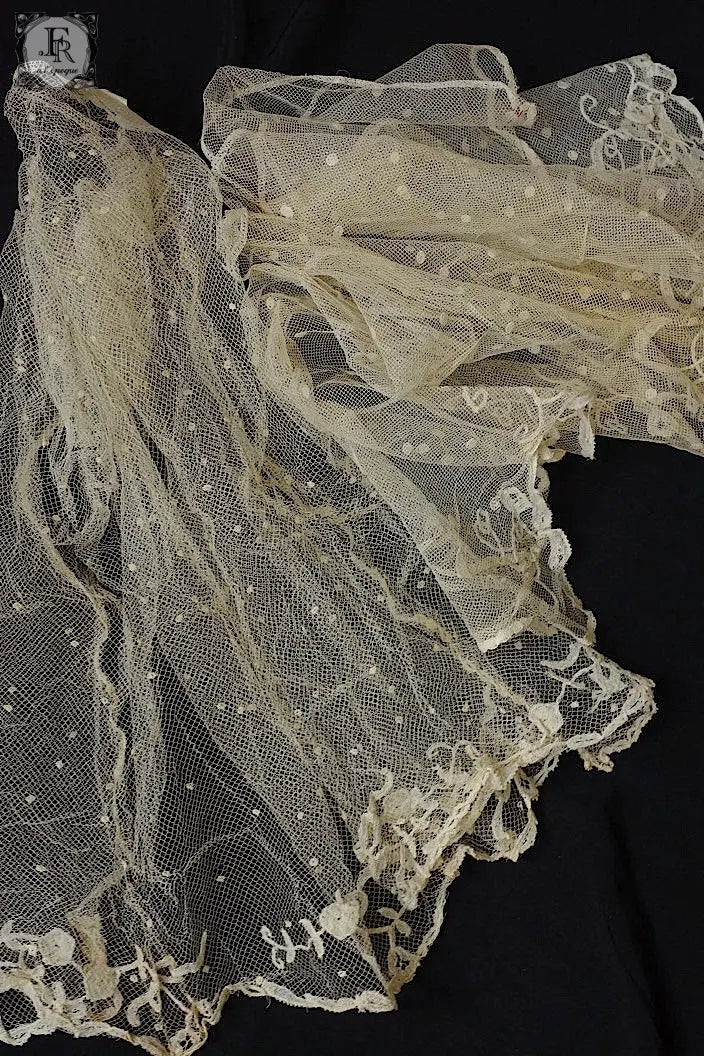 アンティークレース　dentelle ancienne ベール　2つ .FR a l'epoque