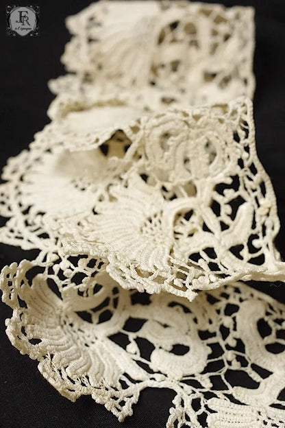 アンティークレース　dentelle ancienne クロシェレース2つ .FR a l'epoque