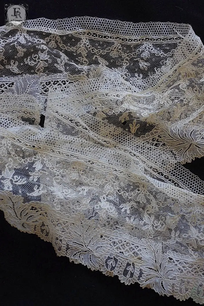 アンティークレース　dentelle ancienne ブリュクセル　93cm .FR a l'epoque