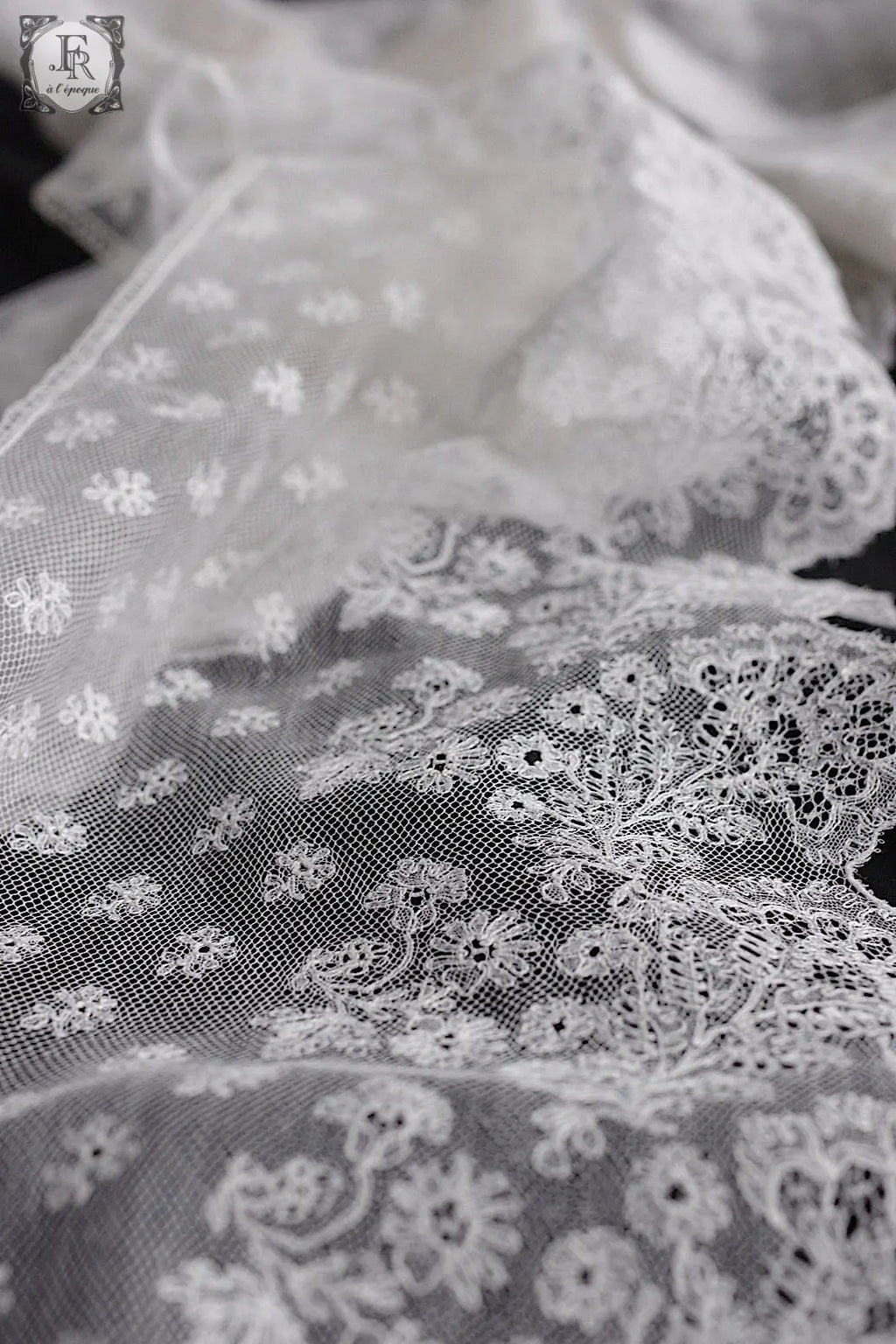 アンティークレース　dentelle ancienne antique lace  130 136 270cm .FR a l'epoque