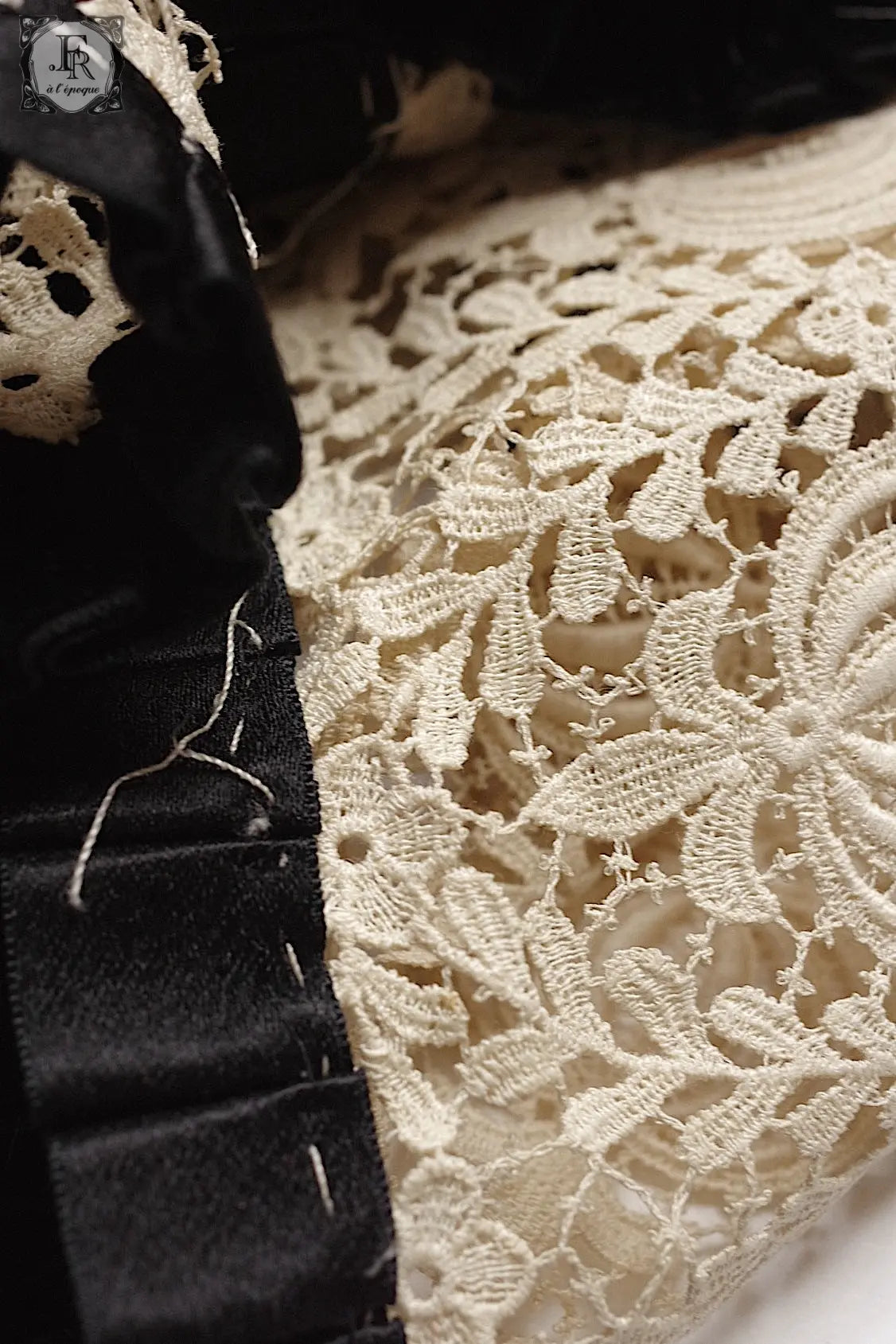 アンティークレース　dentelle ancienne antique lace ベルベットプリーツ　素材 .FR a l'epoque
