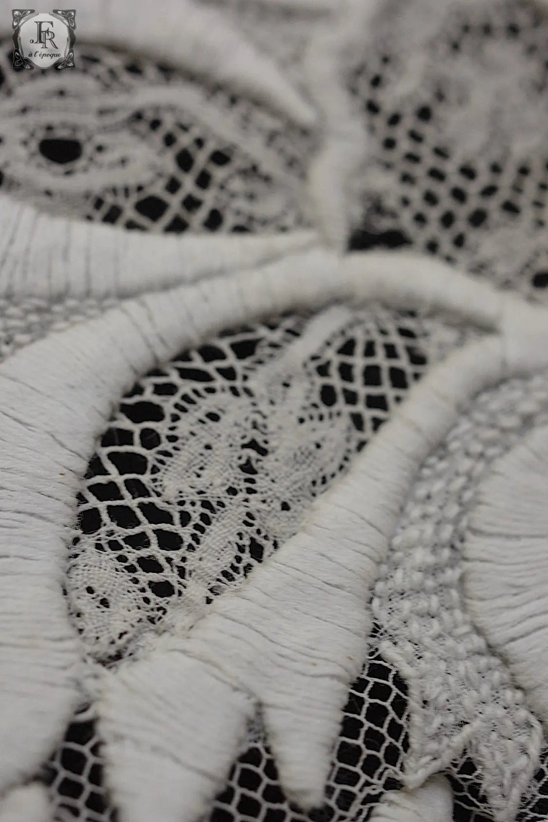 アンティークレース　dentelle ancienne antique lace ボネ刺繍 .FR a l'epoque