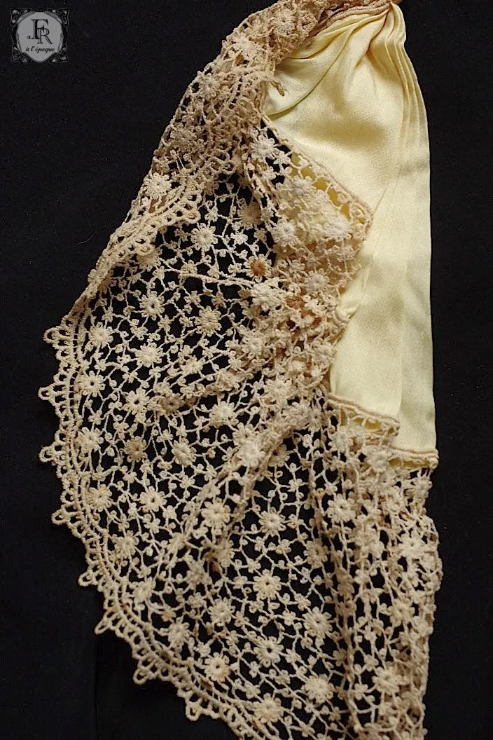 アンティークレース　dentelle ancienne　襟型　ジャボ型 .FR a l'epoque