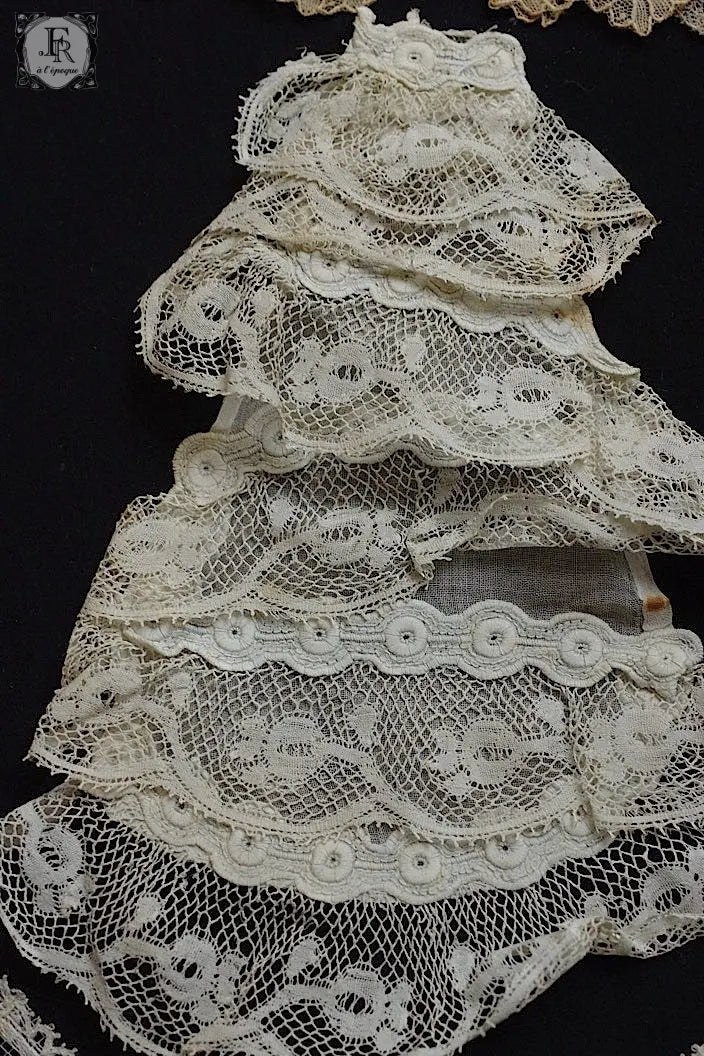 アンティークレース　dentelle ancienne　小さな襟など .FR a l'epoque