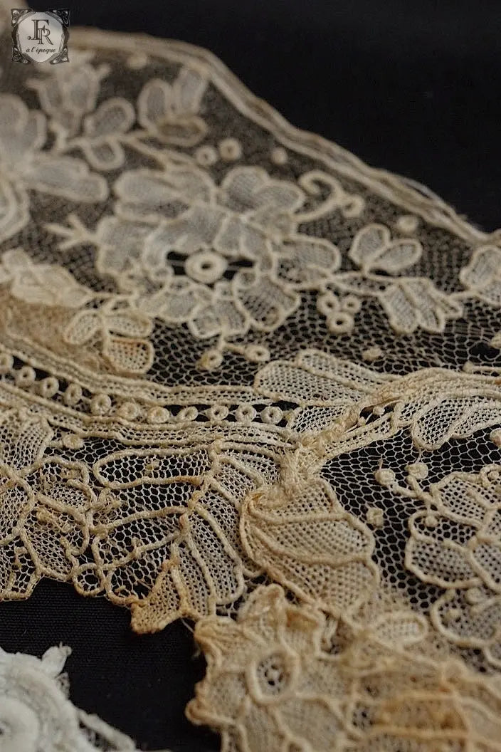 アンティークレース　dentelle ancienne　小さな襟など .FR a l'epoque