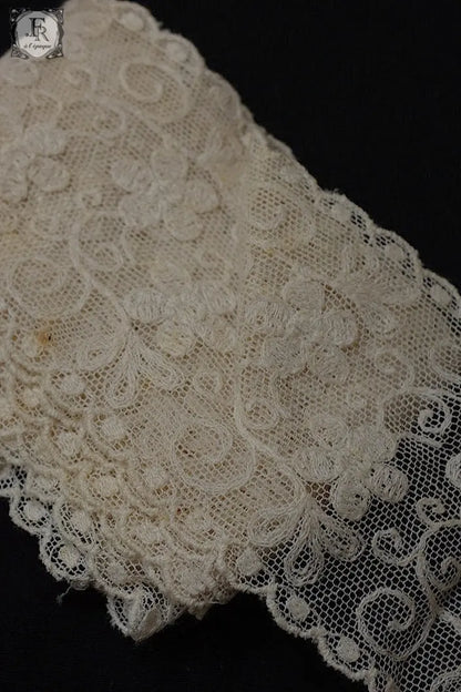 アンティークレース　dentelle ancienne　箱＋レース４種 .FR a l'epoque