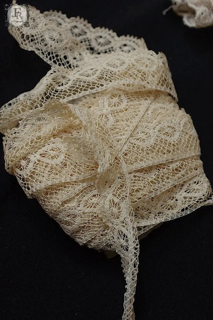 アンティークレース　dentelle ancienne　箱＋レース４種 .FR a l'epoque