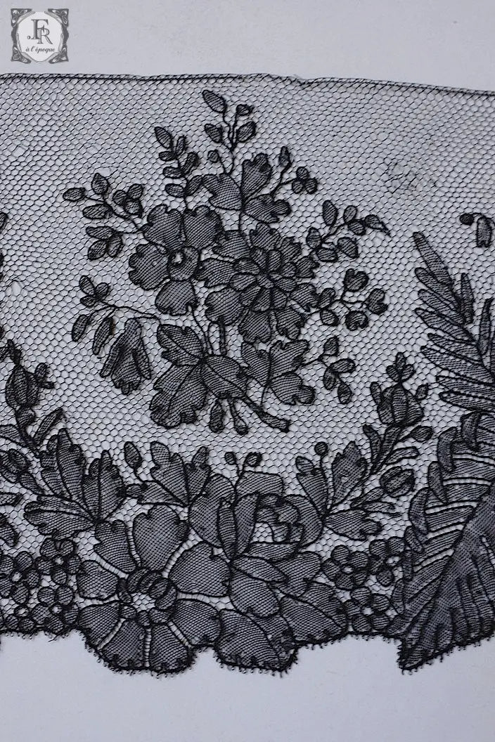 アンティークレース　dentelle ancienne　シャンティイレース .FR a l'epoque