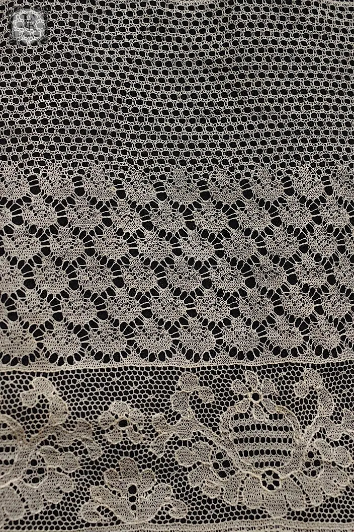 アンティークレース　dentelle ancienne　140cm 490cm .FR a l'epoque