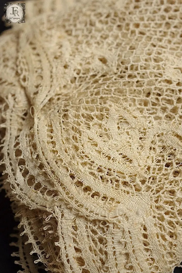 アンティークレース　dentelle ancienne　140cm 490cm .FR a l'epoque