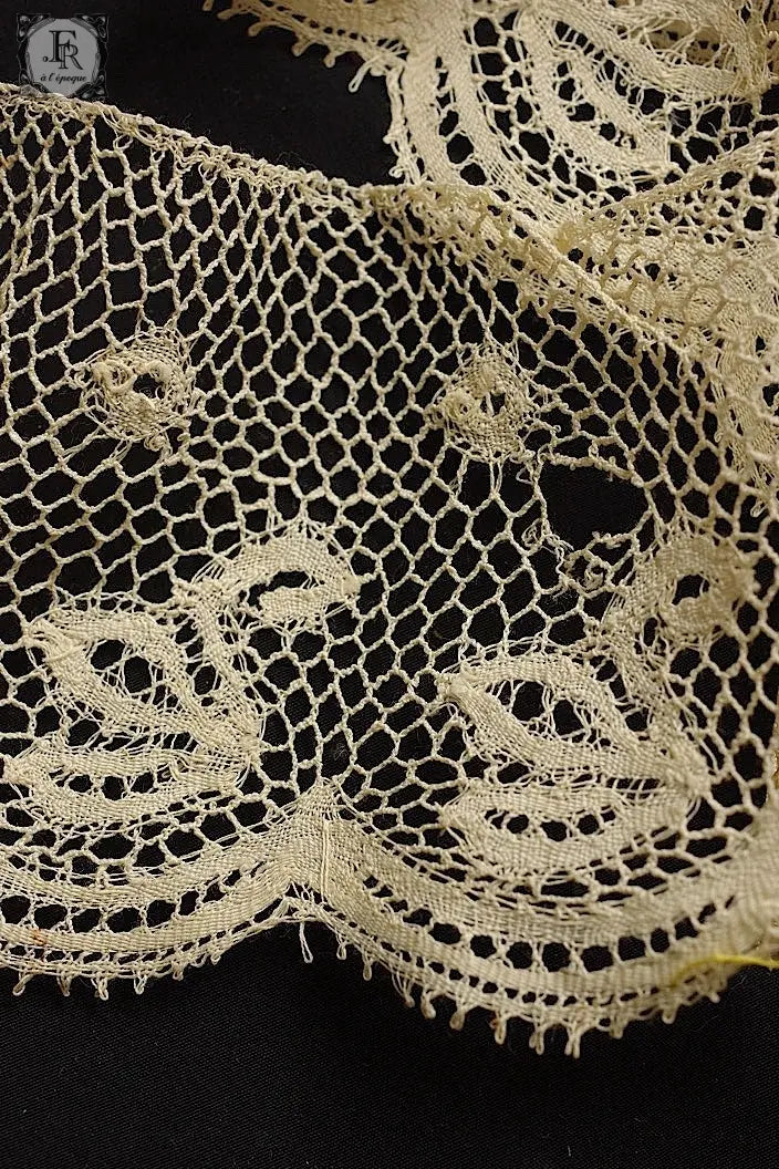 アンティークレース　dentelle ancienne　140cm 490cm .FR a l'epoque