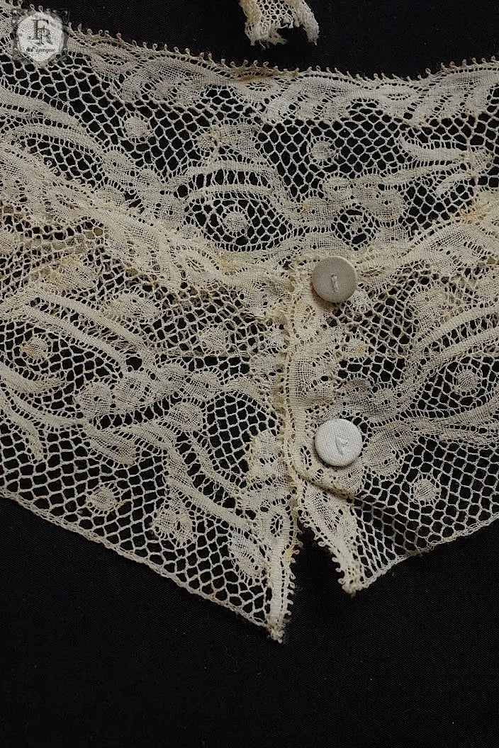 アンティークレース　dentelle ancienne　小さな襟4つ .FR a l'epoque