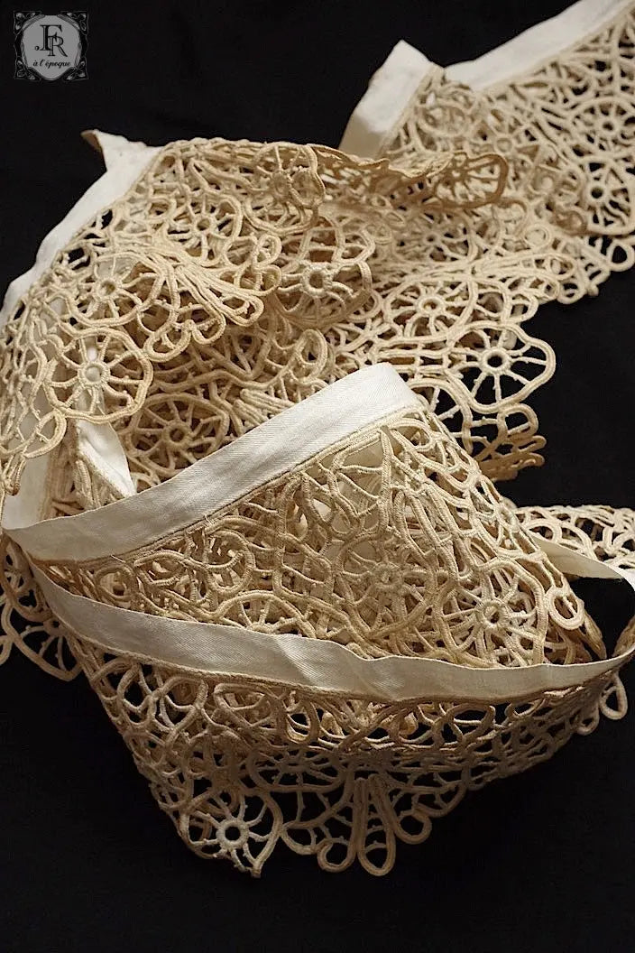 アンティークレース　dentelle ancienne　bas d'aube .FR a l'epoque