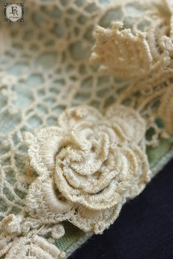 アンティークレース　dentelle ancinne カバー2つ .FR a l'epoque