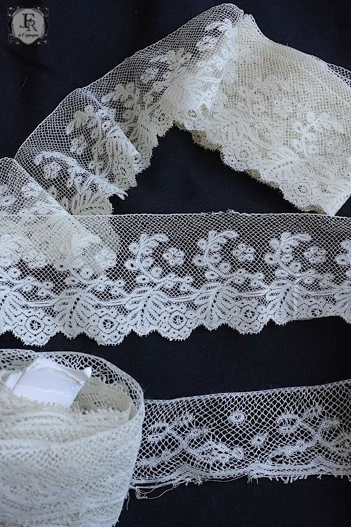 アンティークレース　dentelle ancinne　240cm 385cm .FR a l'epoque