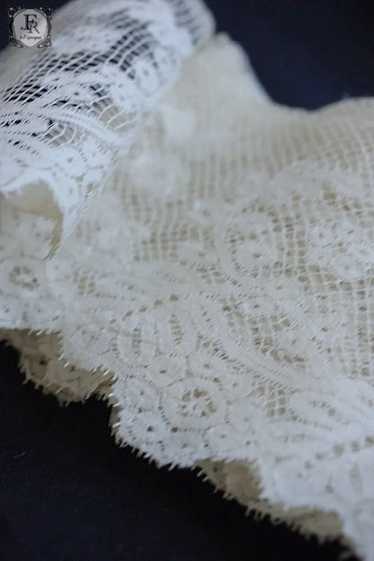 アンティークレース　dentelle ancinne　240cm 385cm .FR a l'epoque