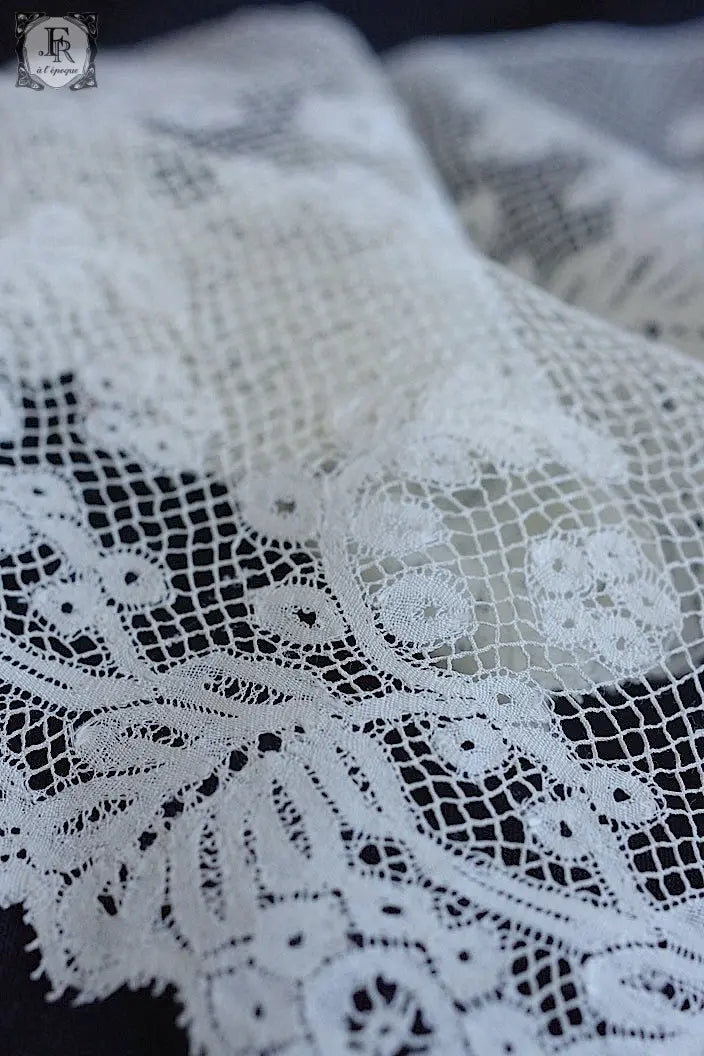 アンティークレース　dentelle ancinne　240cm 385cm .FR a l'epoque