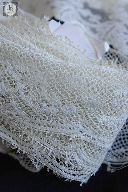 アンティークレース　dentelle ancinne　240cm 385cm .FR a l'epoque