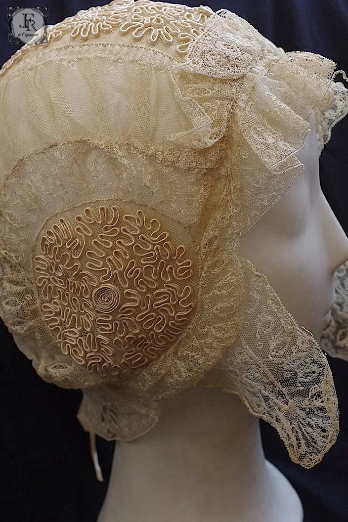 アンティークレース　dentelle ancinne　bonnet .FR a l'epoque
