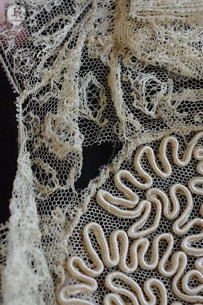 アンティークレース　dentelle ancinne　bonnet .FR a l'epoque