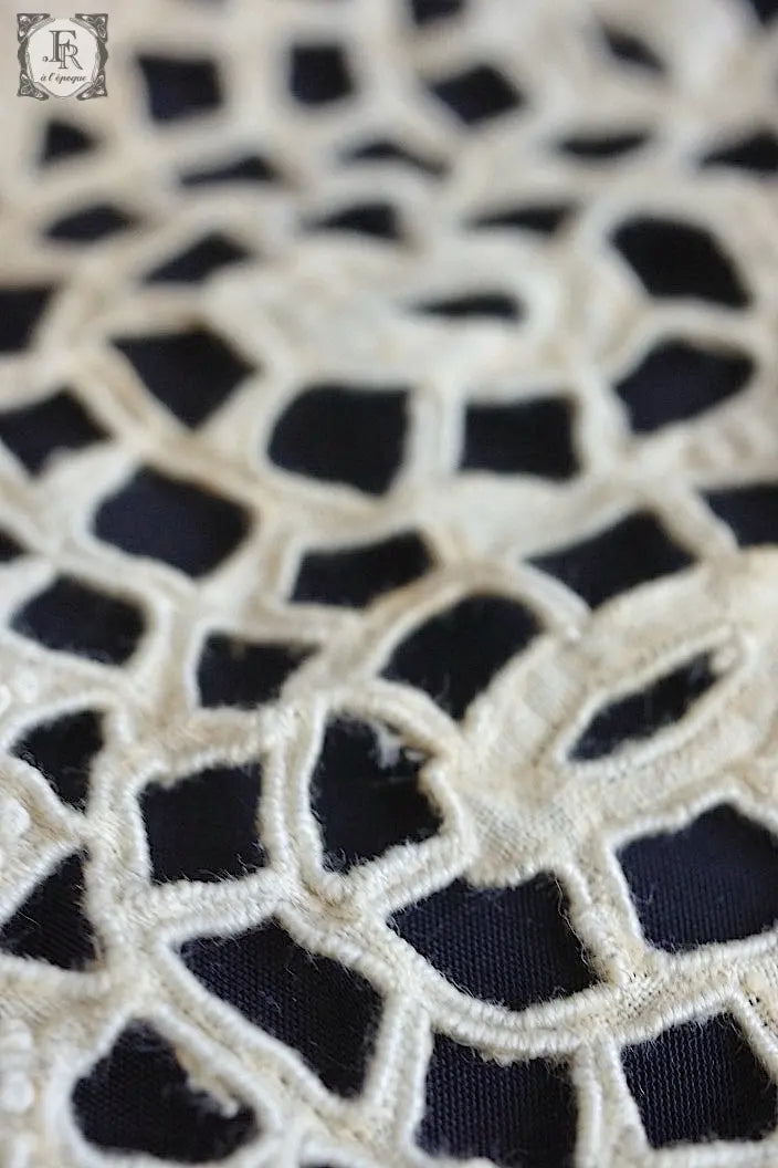 アンティークレース　dentelle ancinne　napprons 1 .FR a l'epoque