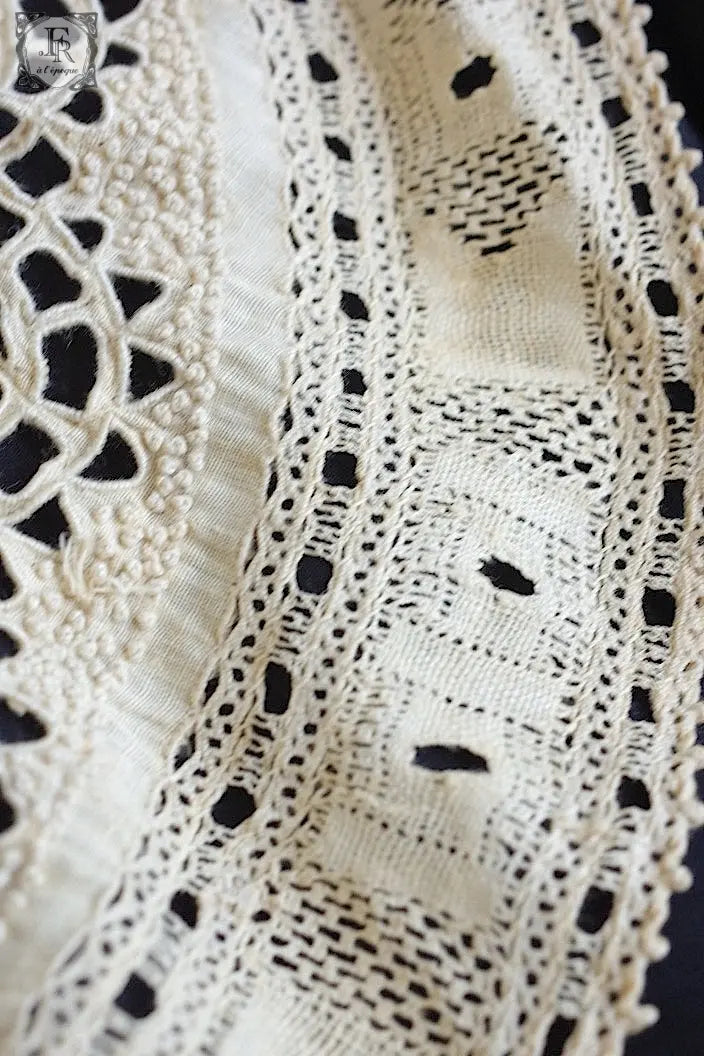 アンティークレース　dentelle ancinne　napprons 1 .FR a l'epoque