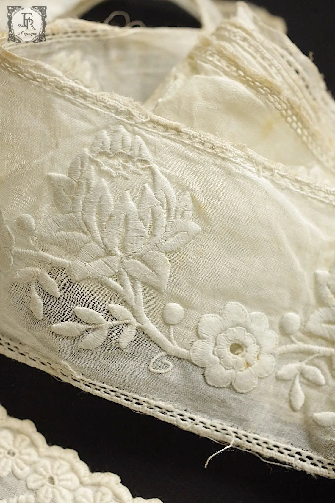 アンティークレース刺繍　dentelle antique .FR a l'epoque