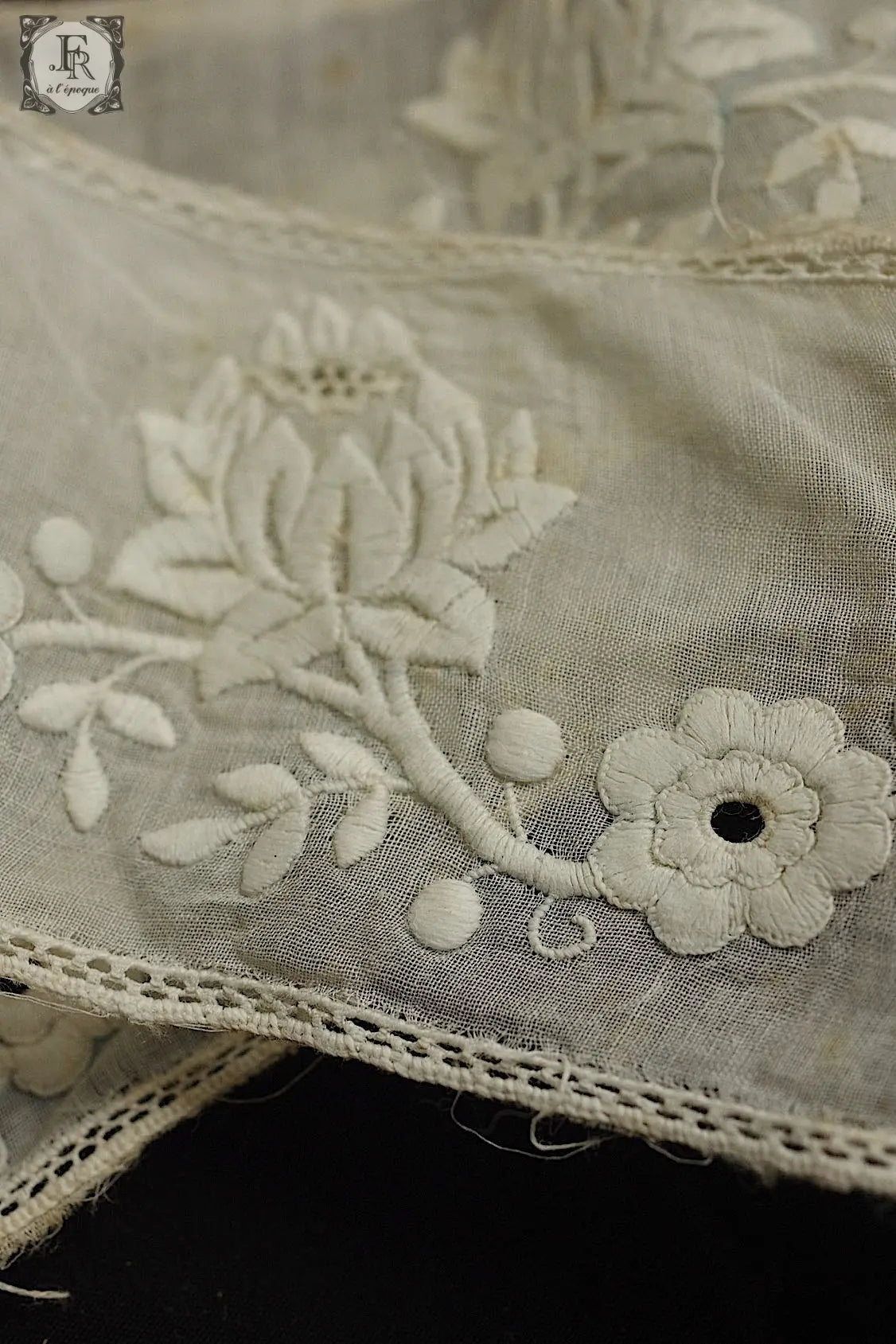 アンティークレース刺繍　dentelle antique .FR a l'epoque