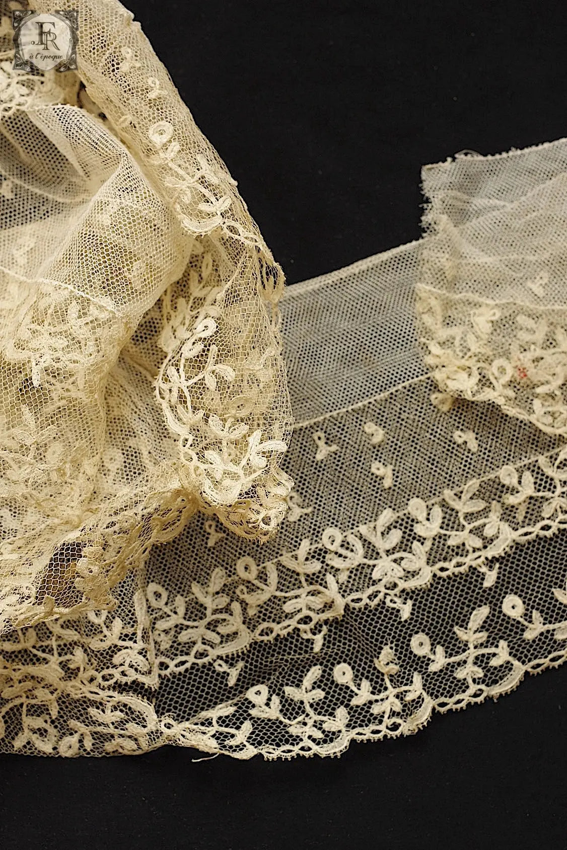 アンティークレース　dentelle antique 124cm .FR a l'epoque