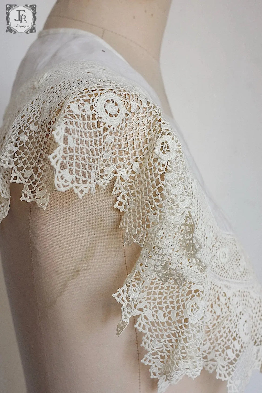アンティークレース　dentelle antique 襟　クロシェレース .FR a l'epoque