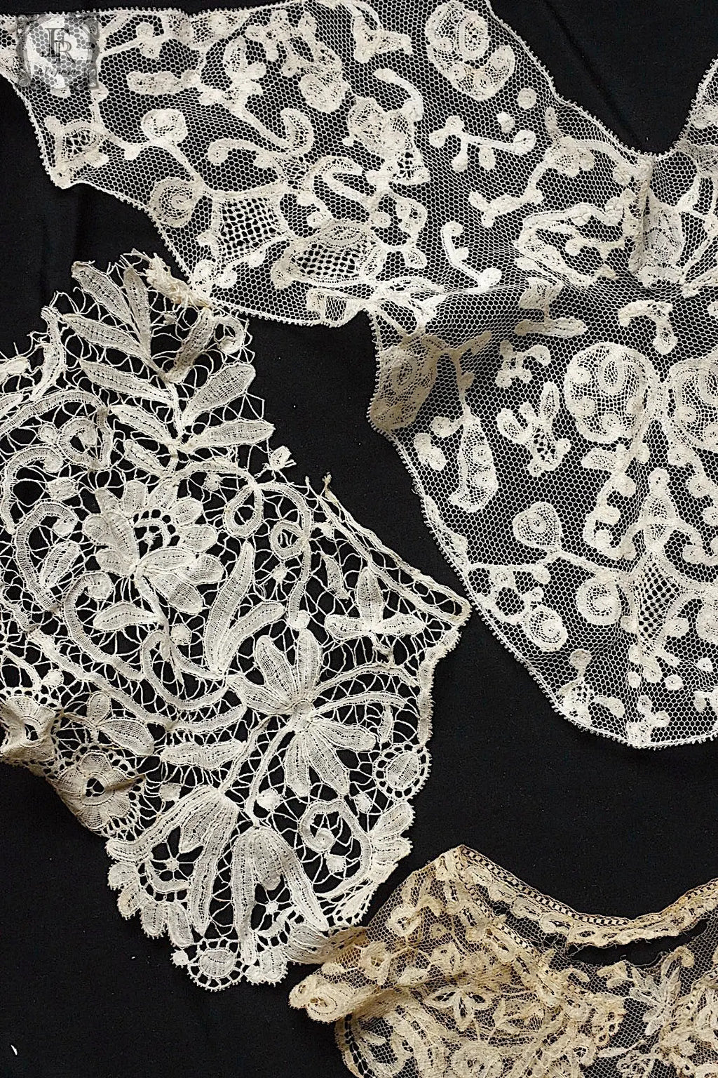 アンティークレース　dentelle antique ハギレ　小さな襟 .FR a l'epoque