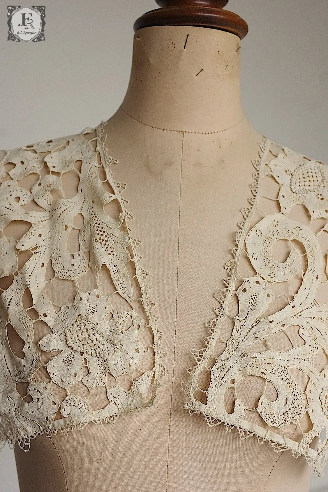 アンティークレース　dentelle antique 襟 .FR a l'epoque
