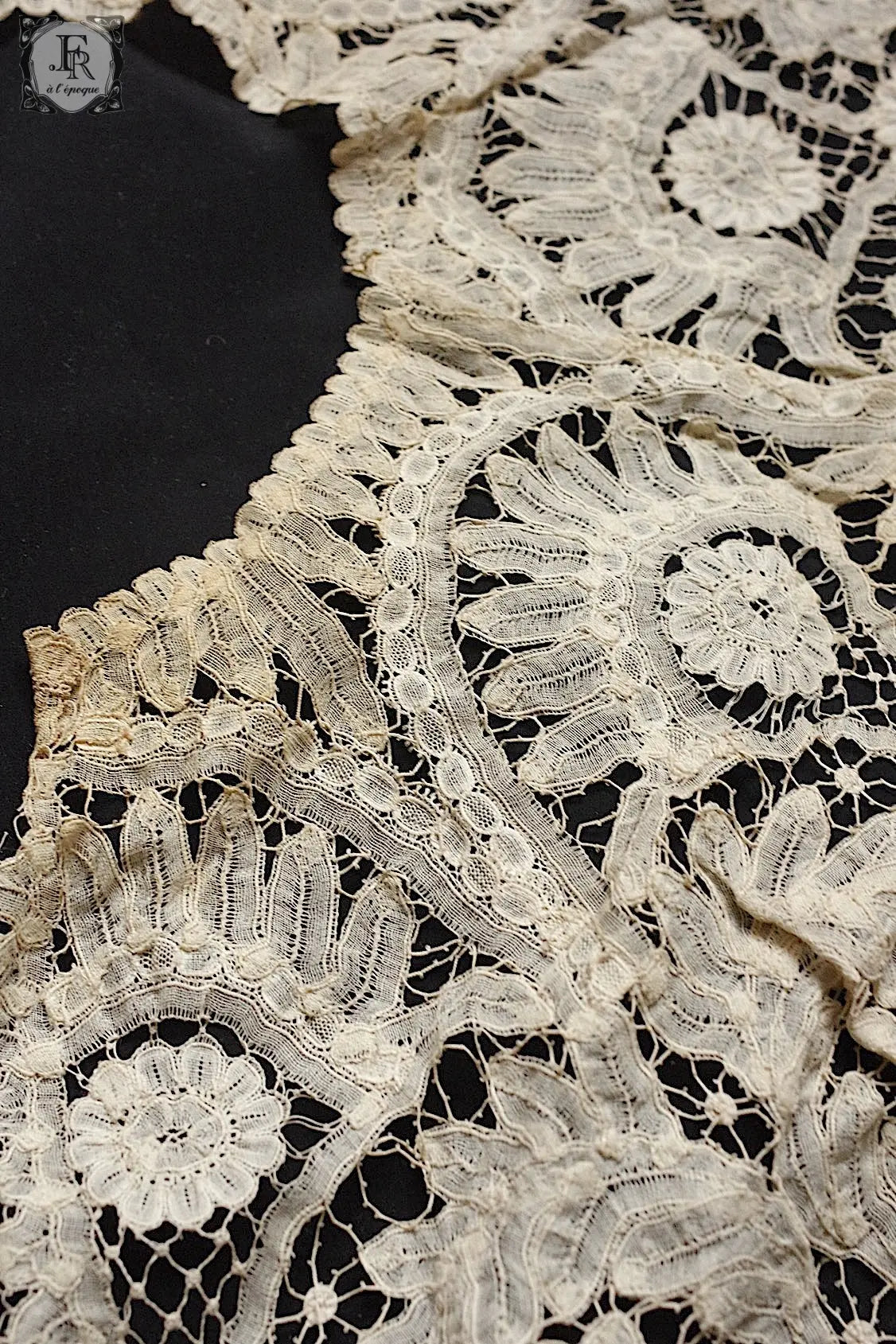 アンティークレース　dentelle antique ホニトン襟 .FR a l'epoque