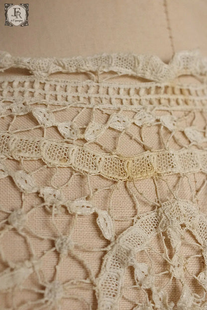 アンティークレース　dentelle antique 襟　ピンクパイピング .FR a l'epoque