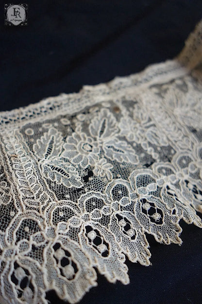 アンティークレース　dentelle antique ニードルブリュクセル　137cm 63cm .FR a l'epoque