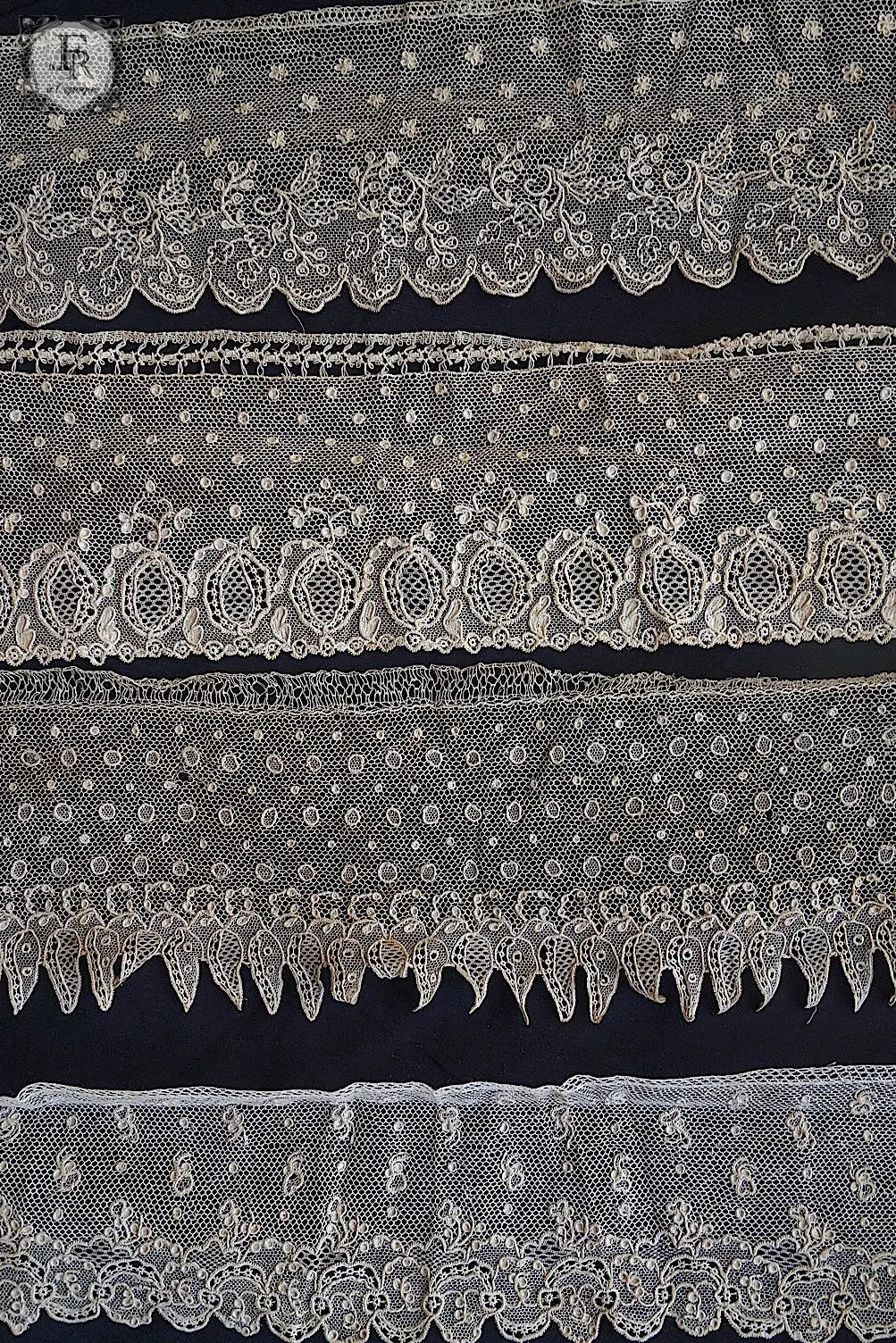 アンティークレース　dentelle antique アランソン　54cm 35cm 49cm 40cm .FR a l'epoque