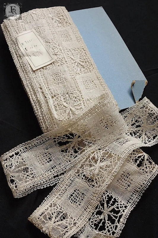 フランスアンティークレース