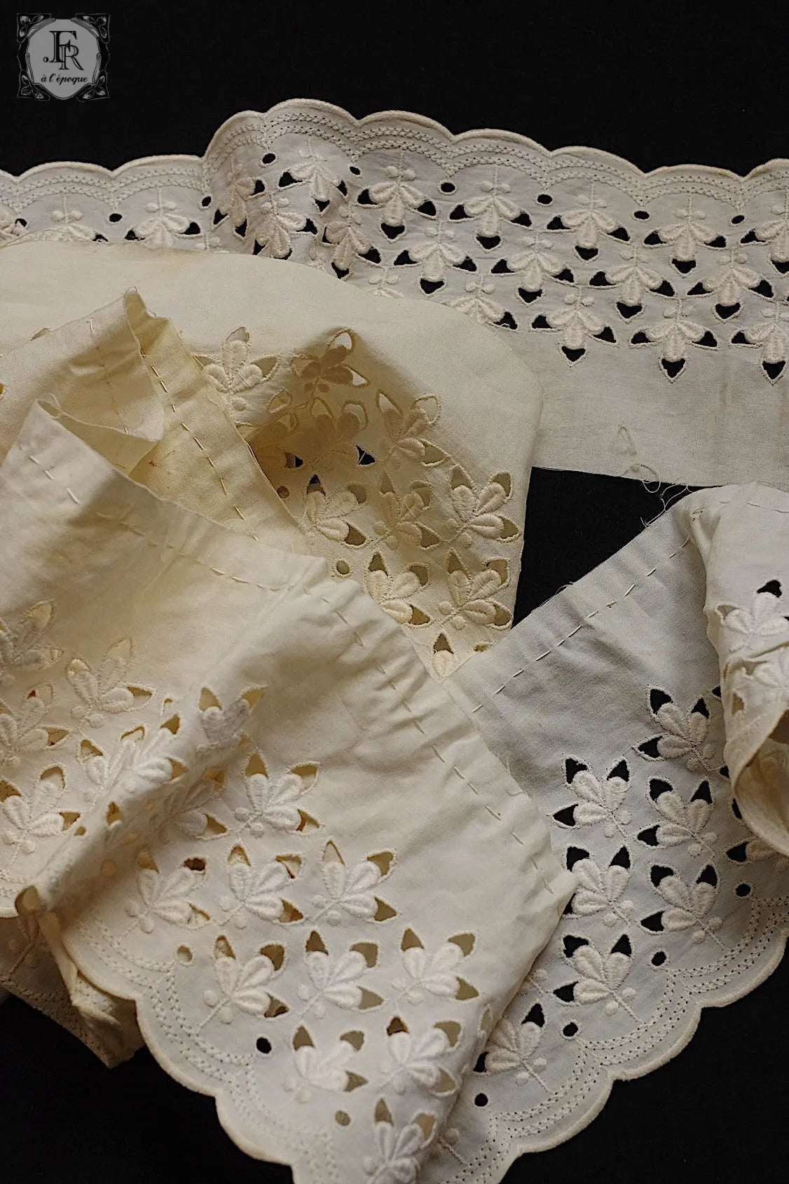 ヴィンテージレース　dentelle vintage カットワークハギレ .FR a l'epoque