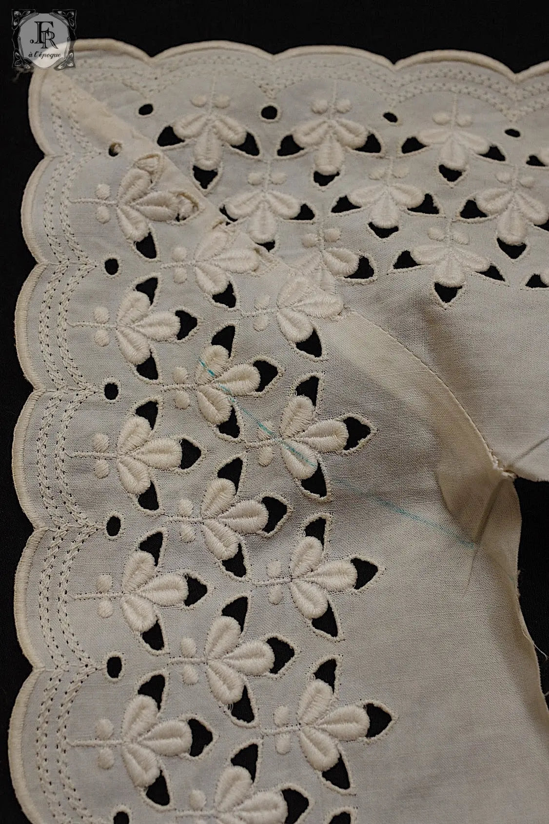 ヴィンテージレース　dentelle vintage カットワークハギレ .FR a l'epoque