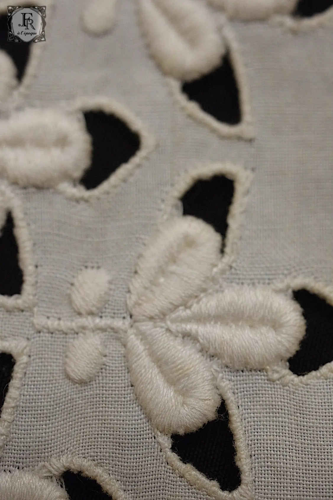 ヴィンテージレース　dentelle vintage カットワークハギレ .FR a l'epoque