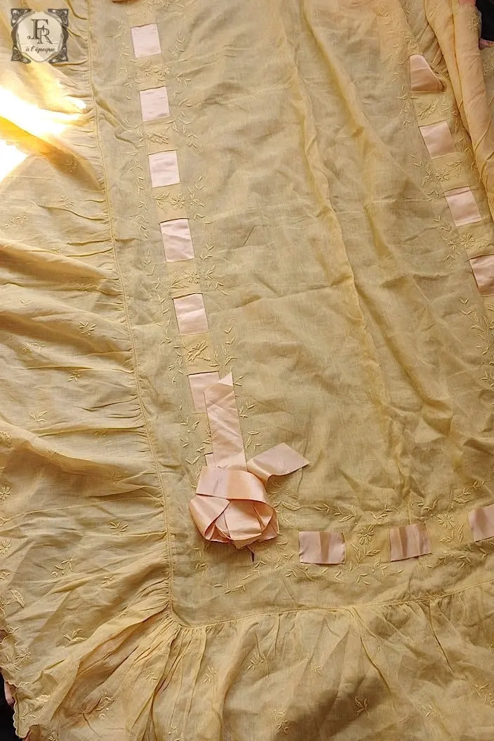 アンティークインテリアクロス　linge de maison antique ベッドカバーbebe用 .FR a l'epoque