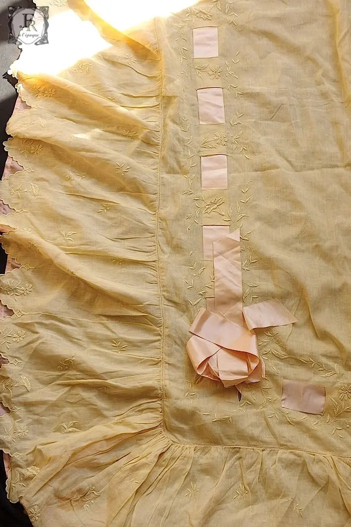 アンティークインテリアクロス　linge de maison antique ベッドカバーbebe用 .FR a l'epoque