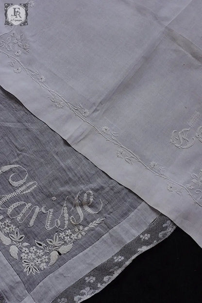 アンティーク刺繍ハンカチ　mouchoir ancienne　ハンカチ２枚　1 .FR a l'epoque